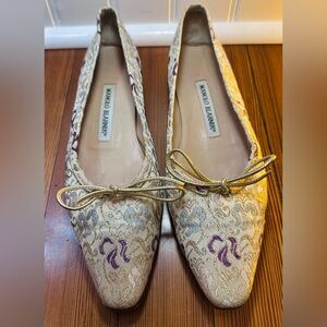 Manolo Blahnik Light Gold Brocade Ballet Flats, 37